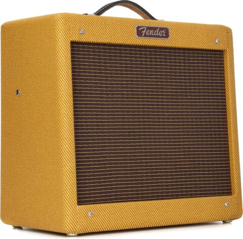Fender Pro Junior IV 15W Lacquered Tweed guitar amplifier deal on Amazon.